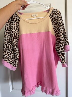 Sage + Fig Size: S OVERSIZE Pink & Cream Top with Leopard Sleeve Accents